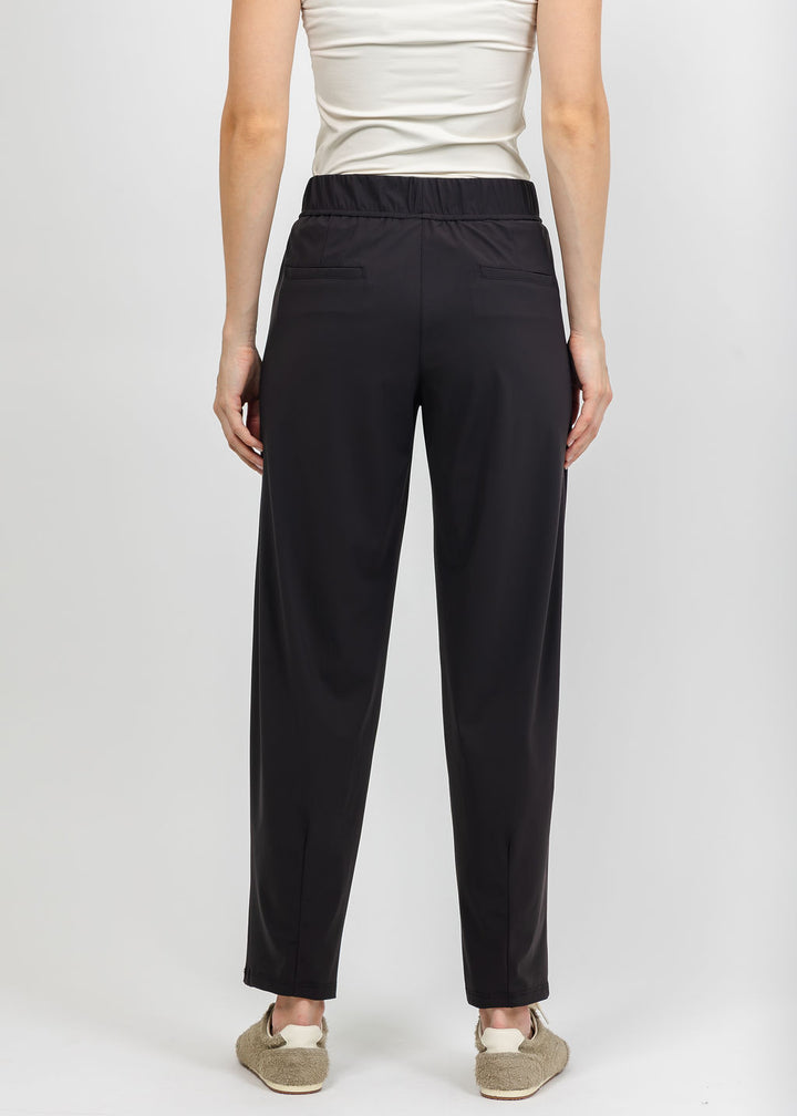 Elliott Lauren Prime Time Tapered Pant in Chocolate available at Barbara Katz