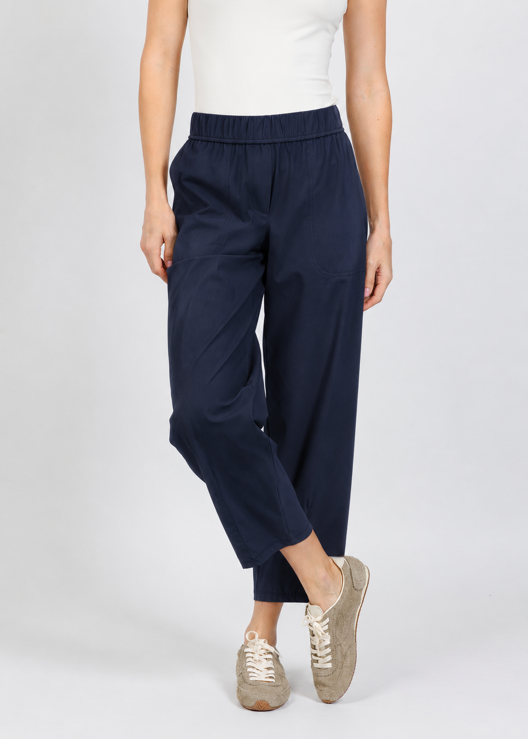 Elliott Lauren Prime Time Tapered Pant in Navy available at Barbara Katz
