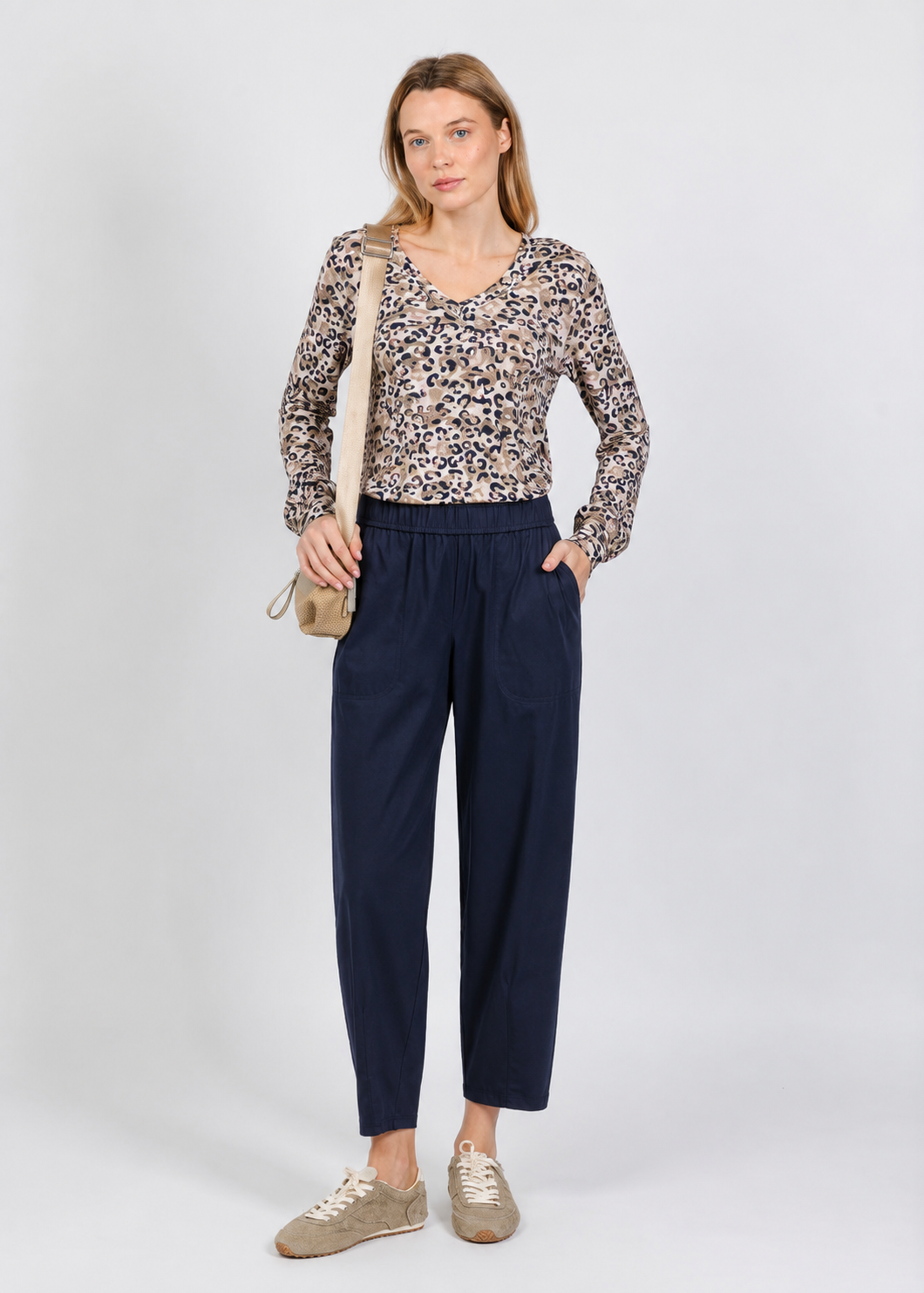 Elliott Lauren Prime Time Tapered Pant in Navy available at Barbara Katz