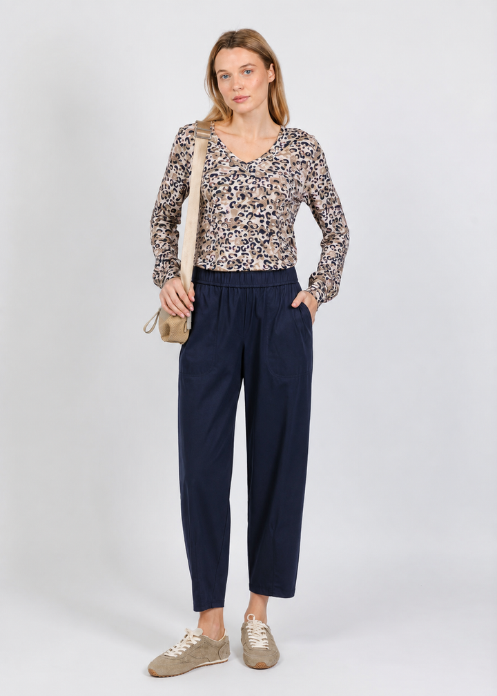 Elliott Lauren Prime Time Tapered Pant in Navy available at Barbara Katz