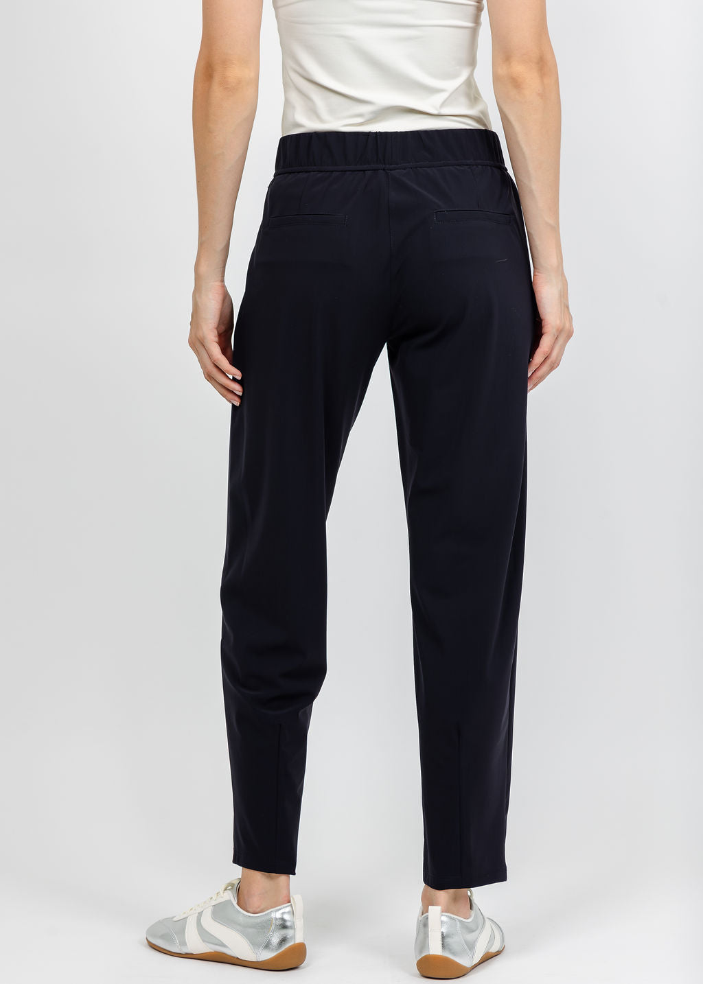 Elliott Lauren Prime Time Tapered Pant in Navy available at Barbara Katz