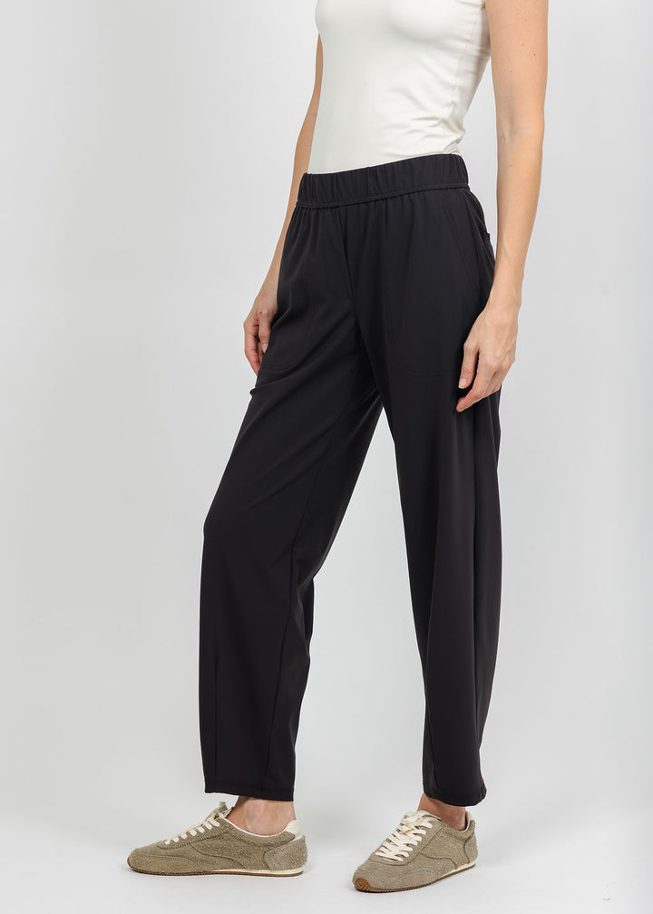 Elliott Lauren Prime Time Tapered Pant in Chocolate available at Barbara Katz