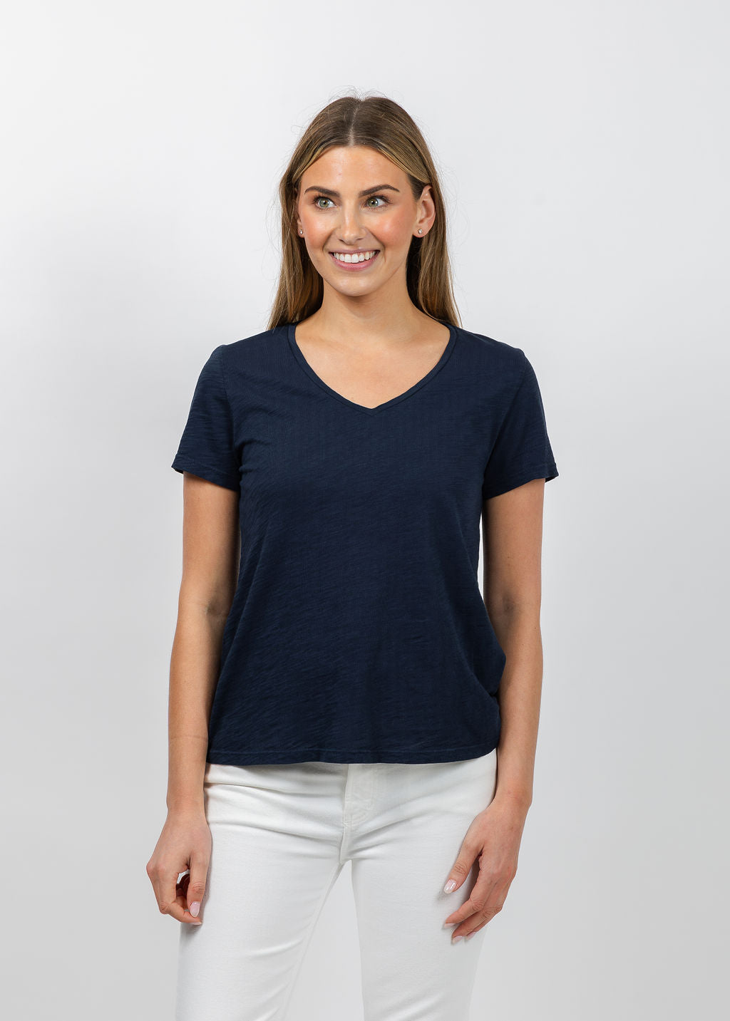 新品 Size 3 L Weekender Tシャツ NAVY Buffer Elliott Lauren Short Sleeve V-Neck Tee - Navy – Barbara Katz