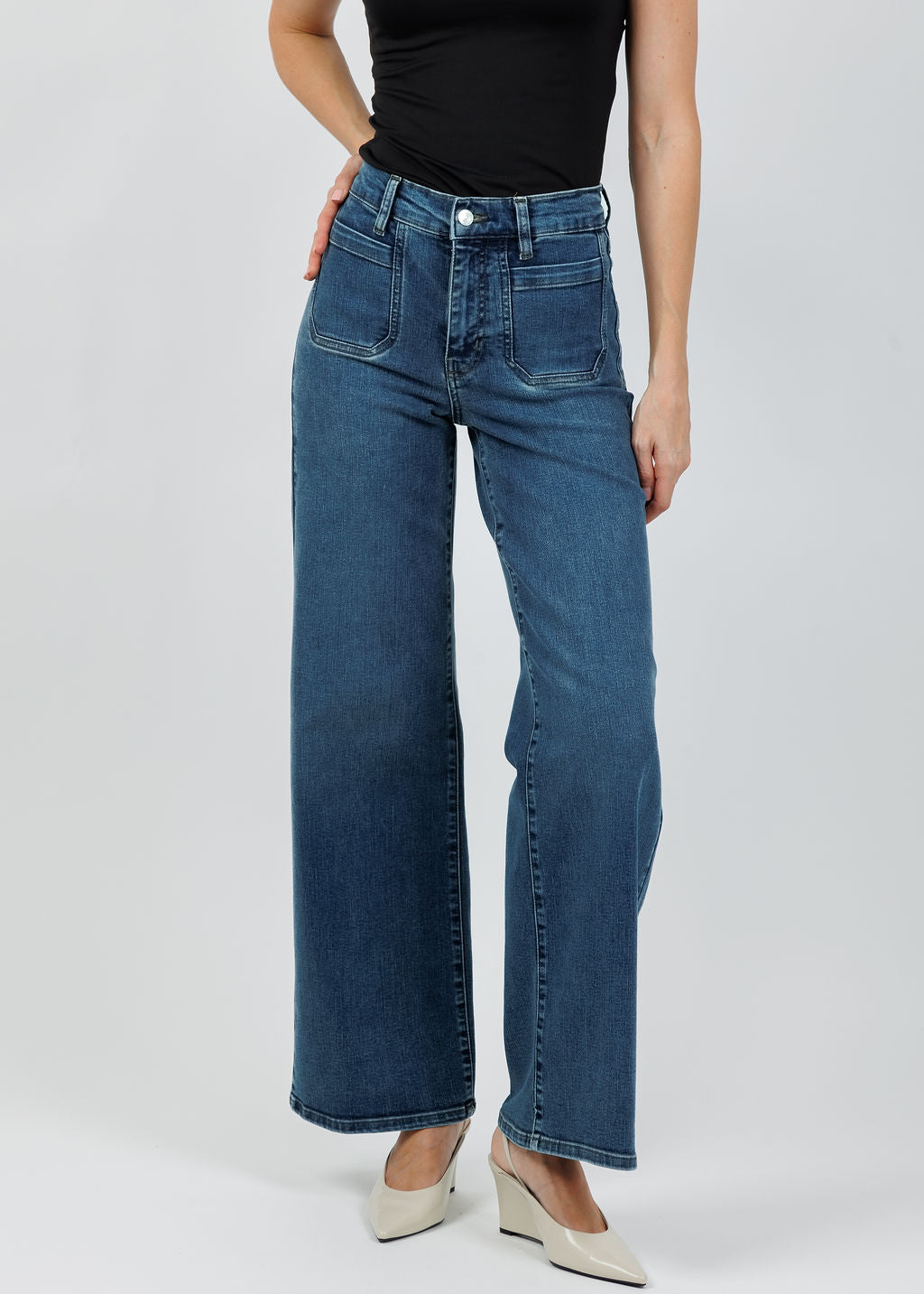 Frame Le Slim Palazzo Modernist Pocket Jeans in Esteem available at Barbara Katz