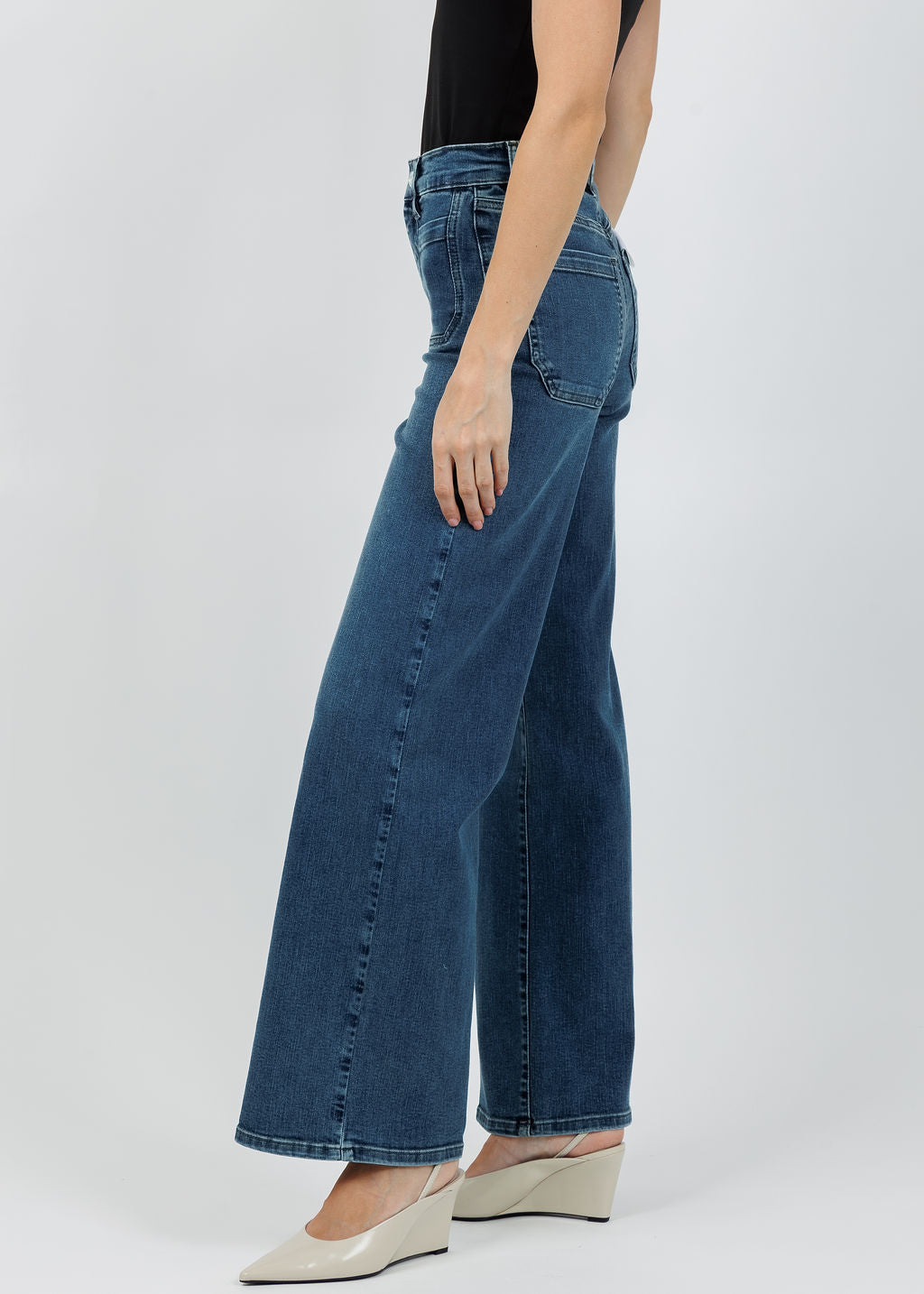 Frame Le Slim Palazzo Modernist Pocket Jeans in Esteem available at Barbara Katz
