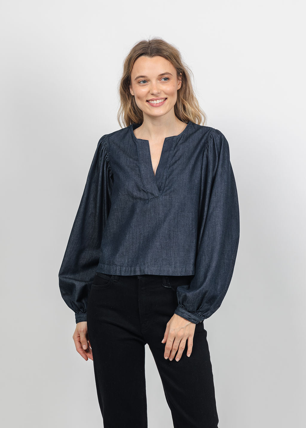 Frame The Off Duty Long Sleeve Popover in Rinse available at Barbara Katz