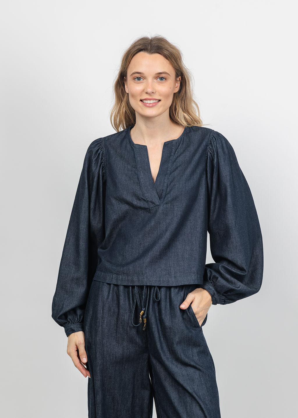 Frame The Off Duty Long Sleeve Popover in Rinse available at Barbara Katz