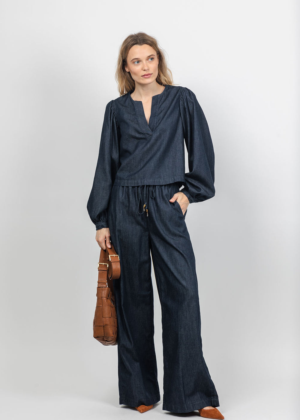 Frame The Off Duty Long Sleeve Popover and Offshort Pant in Rinse available at Barbara Katz