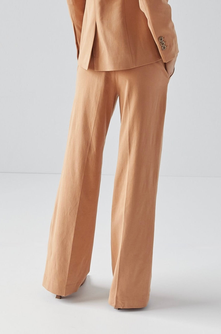 Adroit Atelier Preston Straight-Leg Stretch Trousers with Pin Tuck