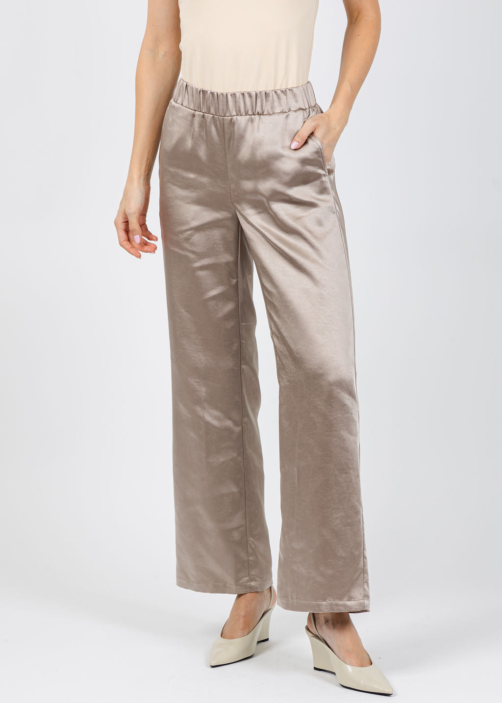 J Society Melody Easy Full Pants in Cappuccino available at Barbara Katz