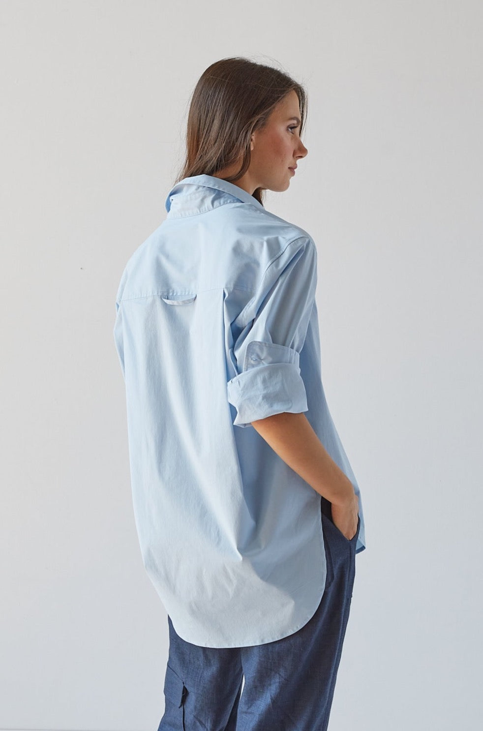 Adroit Atelier Kean Boyfriend Solid Button-Down Shirt in Blue Sky