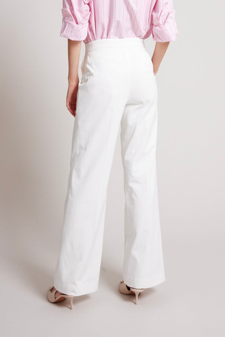 Adroit Atelier Preston Straight Leg Stretch Trouser With Pin Tuck in White available at Barbara Katz