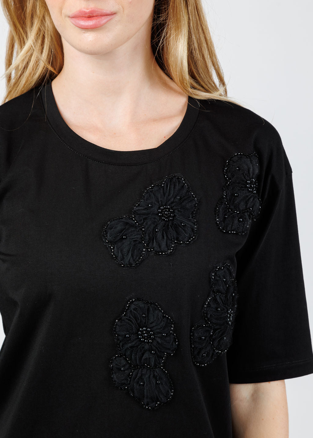 Leo & Ugo Ines Floral Bead Detail Short Sleeve Tee in Black available at Barbara Katz