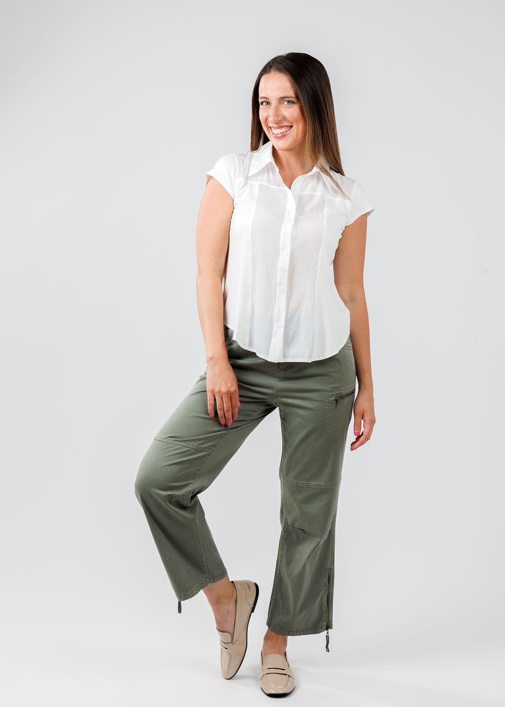Lola & Sophie Hybrid Cap Sleeve Shirt in White paired with Marrakech Cyprus Pants in Vetiver available at Barbara Katz