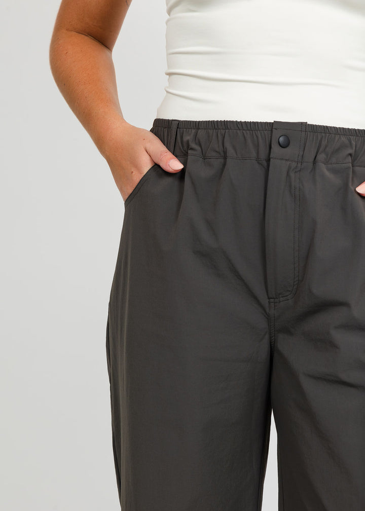 Lola &amp; Sophie Maya Tech Canvas Pant in Olive available at Barbara Katz