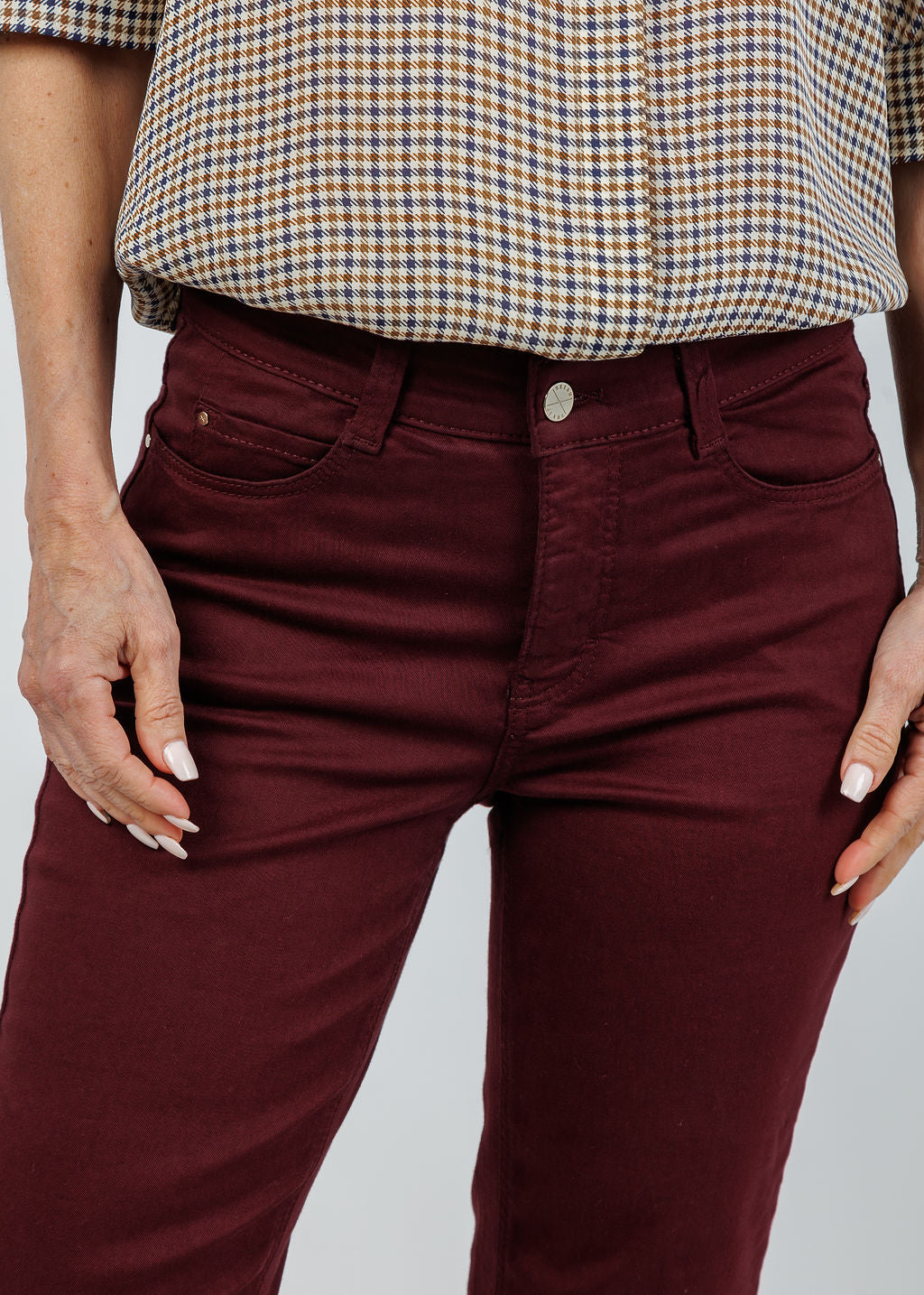 MAC Dream Straight Denim 32" in Wine available at Barbara Katz