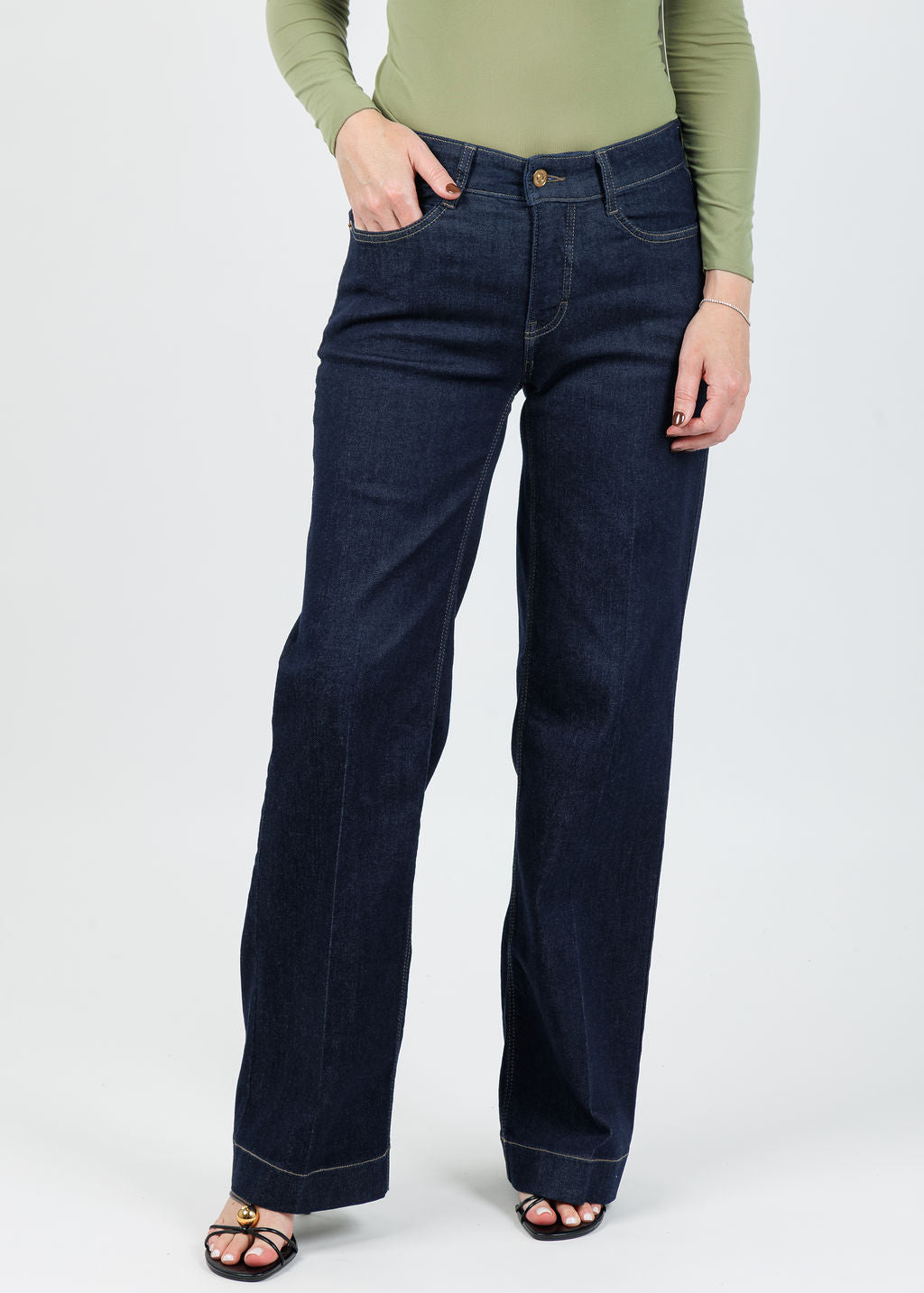 MAC 32" Wide Jean in Indigo available at Barbara Katz