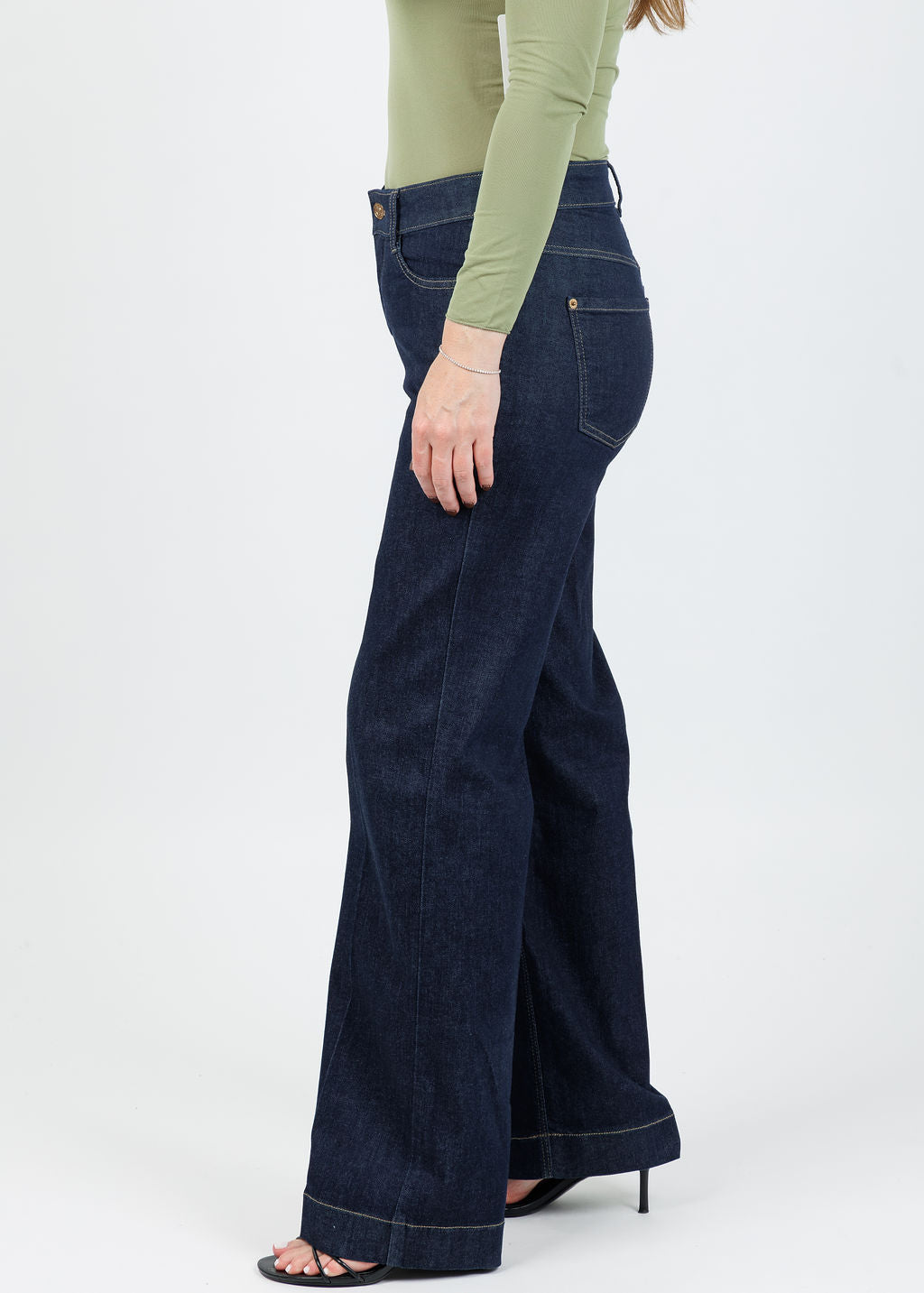 MAC 32" Wide Jean in Indigo available at Barbara Katz