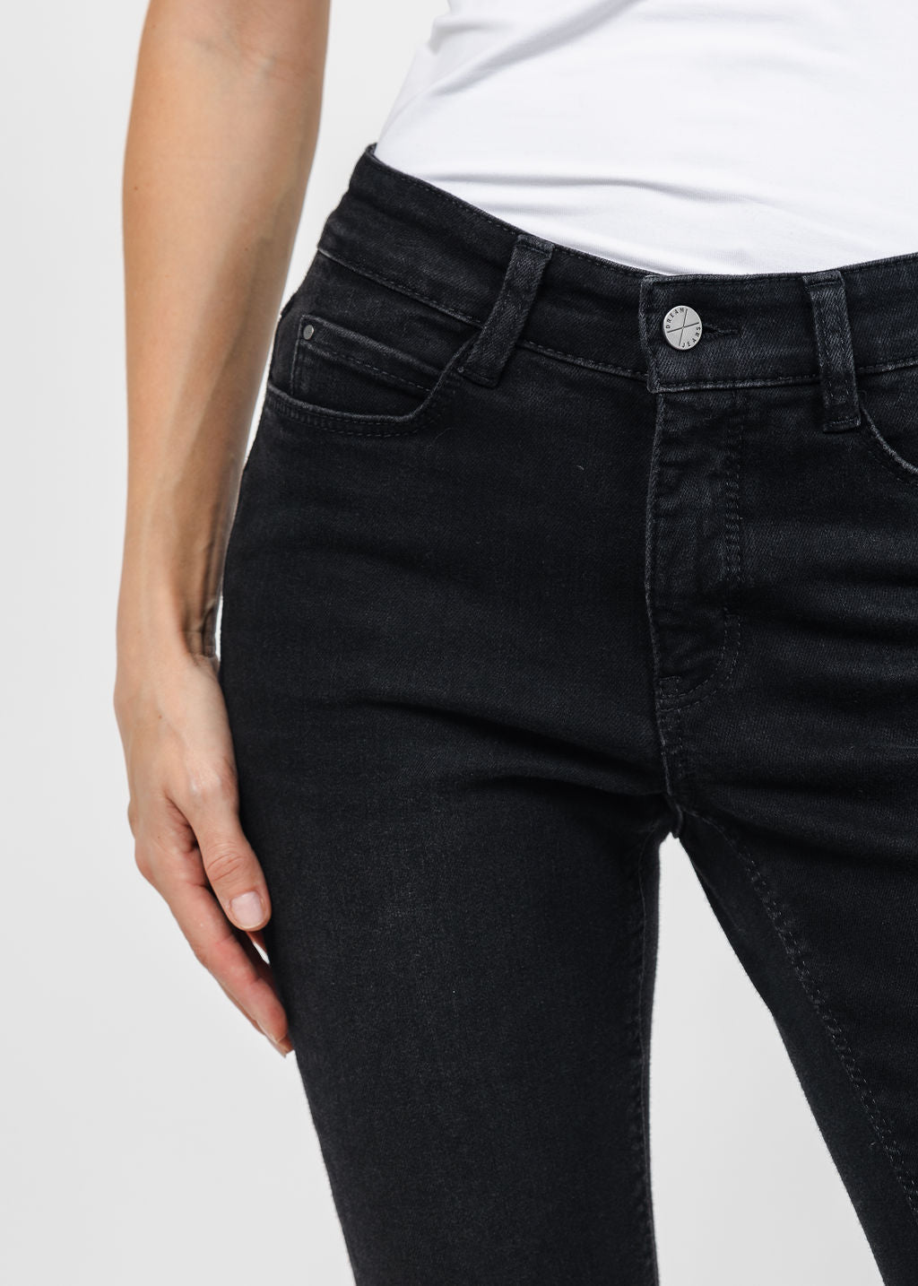MAC Denim Dream Boot Jeans 32" in Black Used available at Barbara Katz