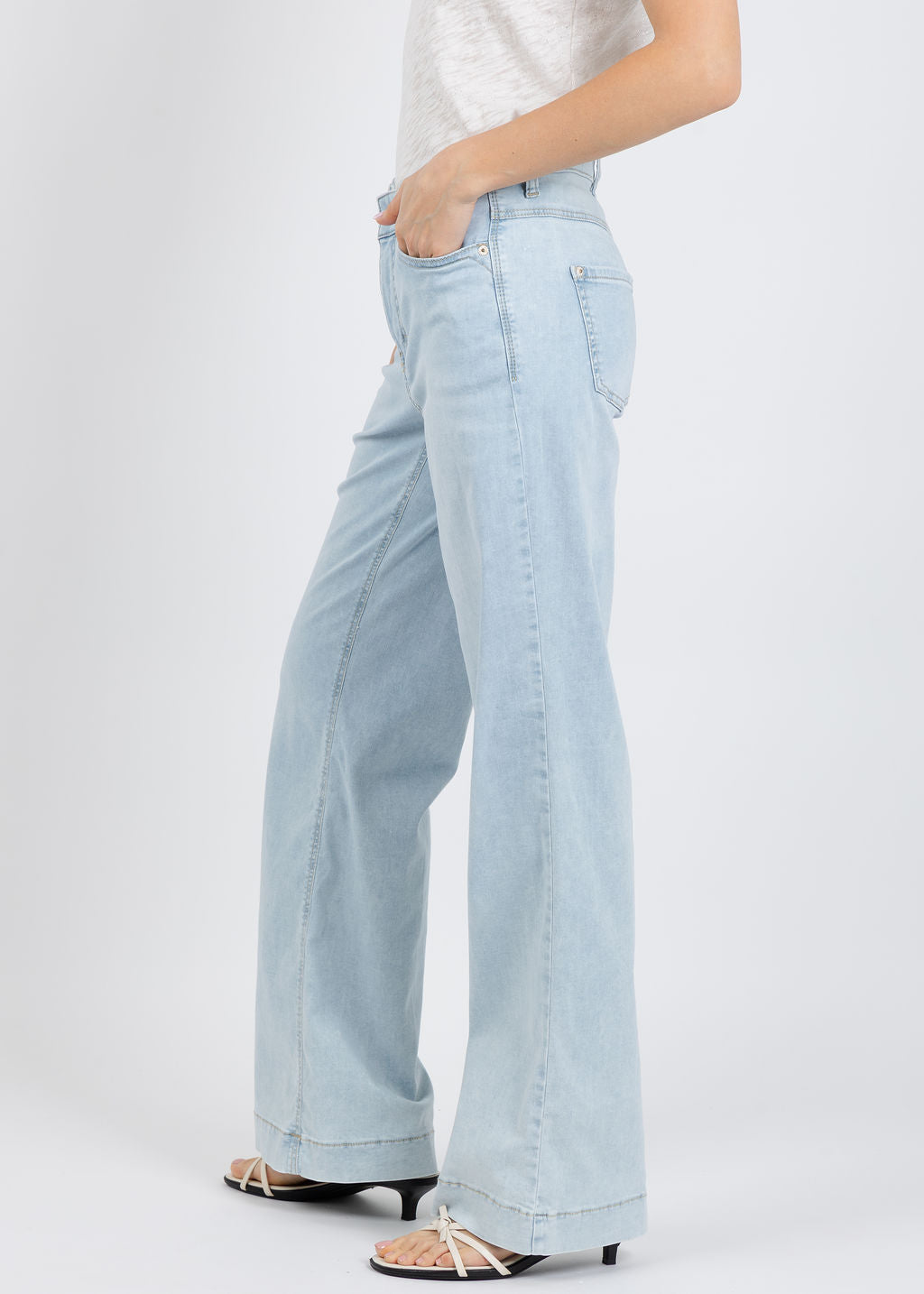 MAC Dream Wide Wonderlight Jeans 32" in Light Azure Blue available at Barbara Katz