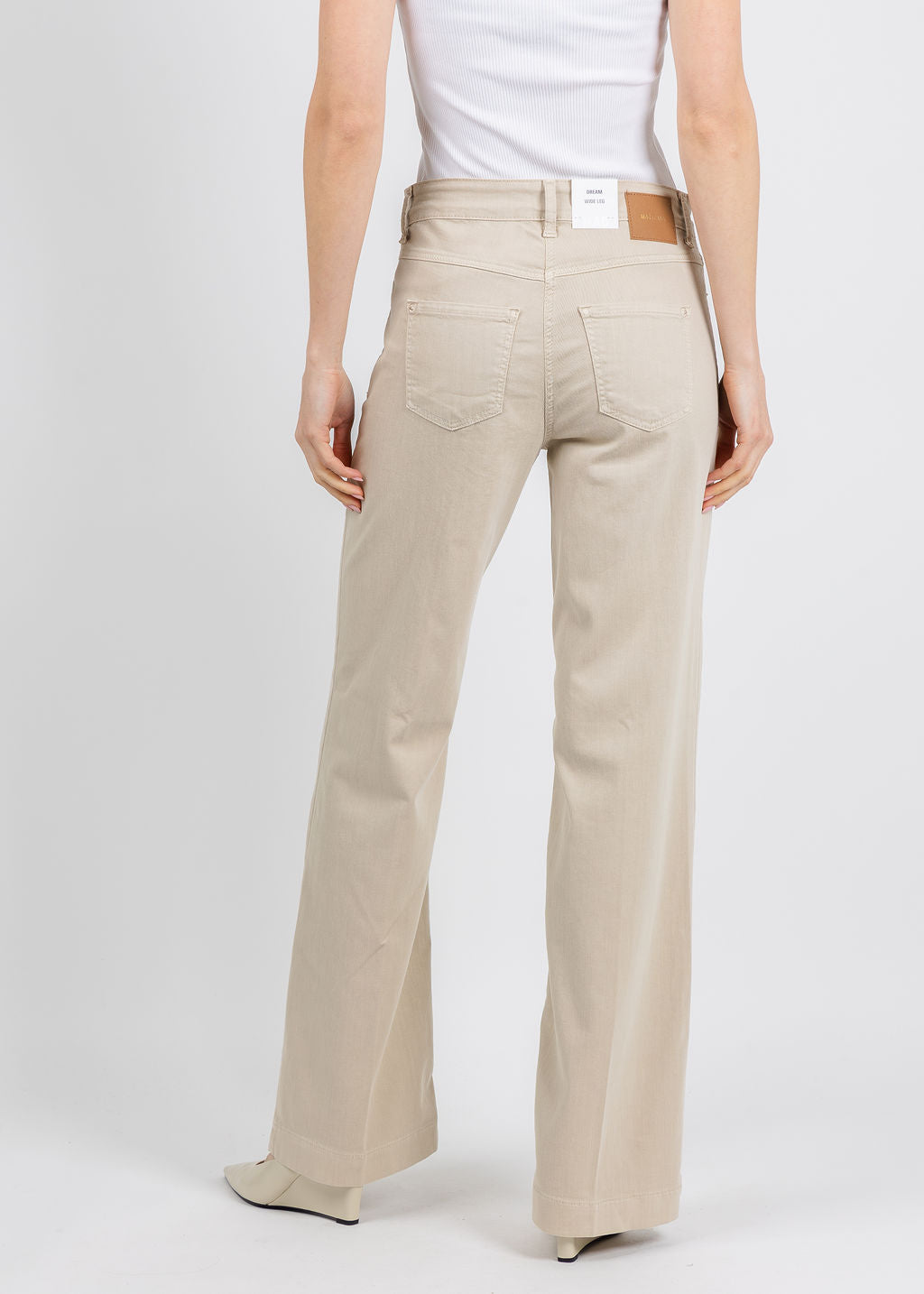 MAC Dream Wide Wonderlight Jeans 32" in Smoothly Beige available at Barbara Katz
