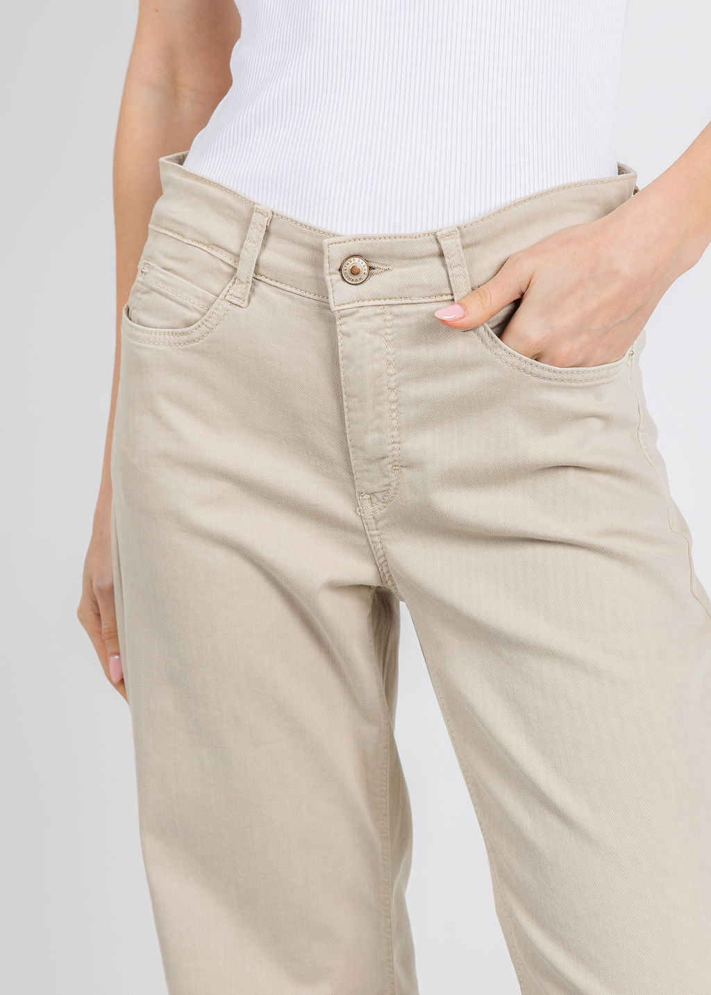 MAC Dream Wide Wonderlight Jeans 32" in Smoothly Beige available at Barbara Katz