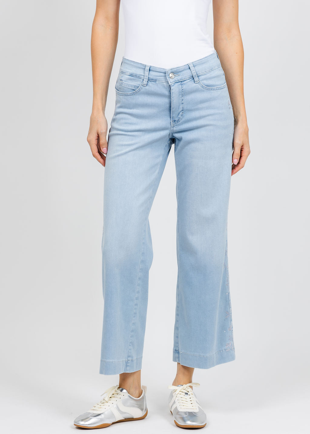 MAC Wendy Embroidered Tencel Jeans in Mid Blue Heritage Wash available at Barbara Katz