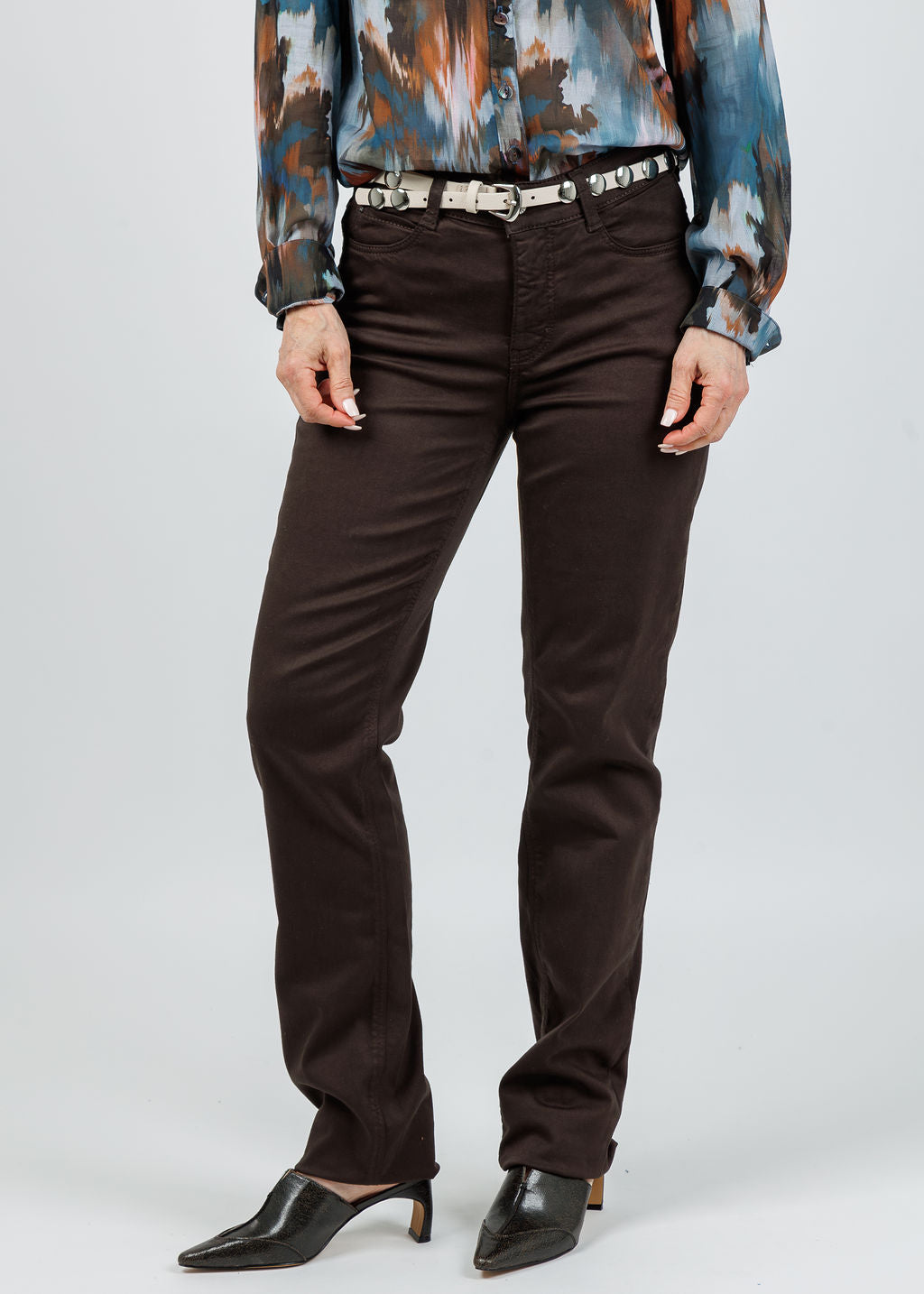 MAC Dream Straight Denim 32" in Deep Brown available at Barbara Katz