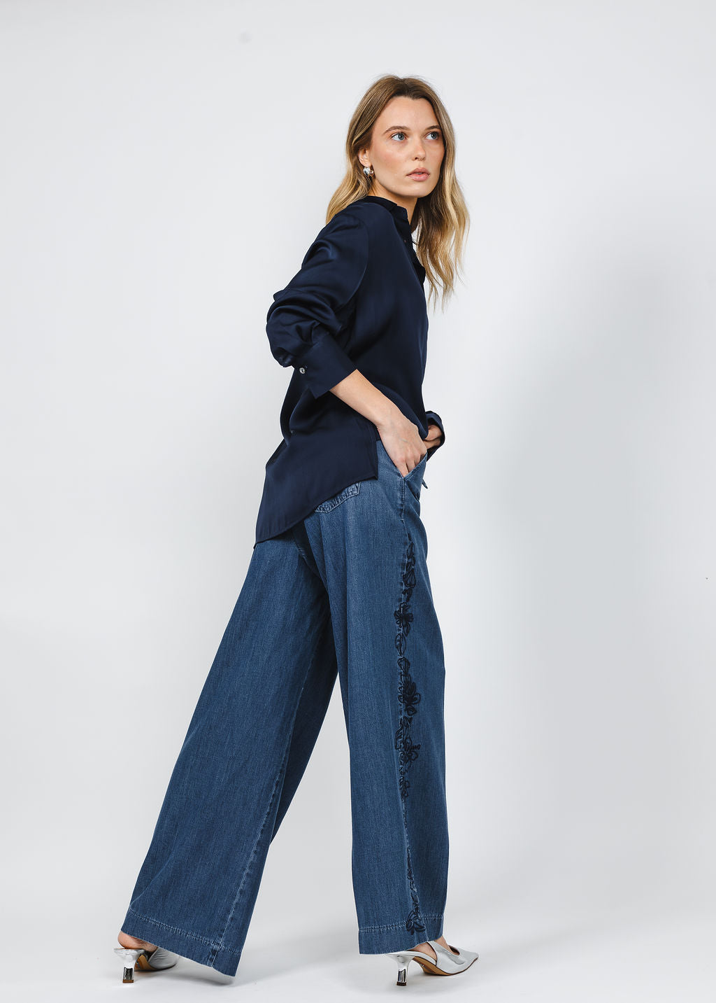 MAC Wendy Embroidered Tencel Jeans in Mid Blue Heritage Wash available at Barbara Katz