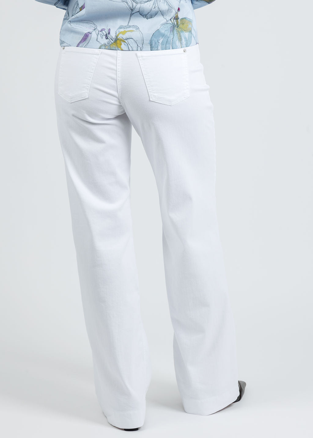 MAC Dream Wide Wonderlight Jeans 32" in White Denim available at Barbara Katz