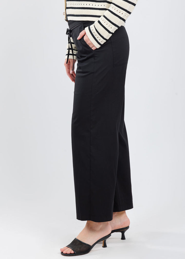 MAC Chiara Crop Pull-On Pants in Black available at Barbara Katz