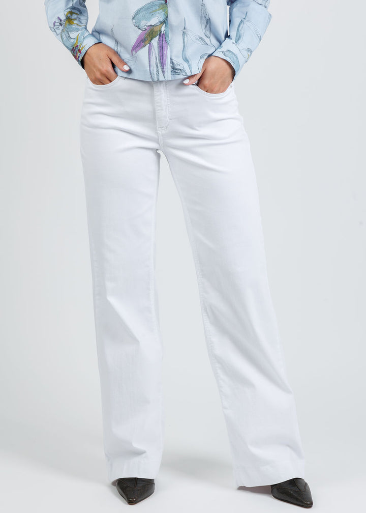 MAC Dream Wide Wonderlight Jeans 32" in White Denim available at Barbara Katz