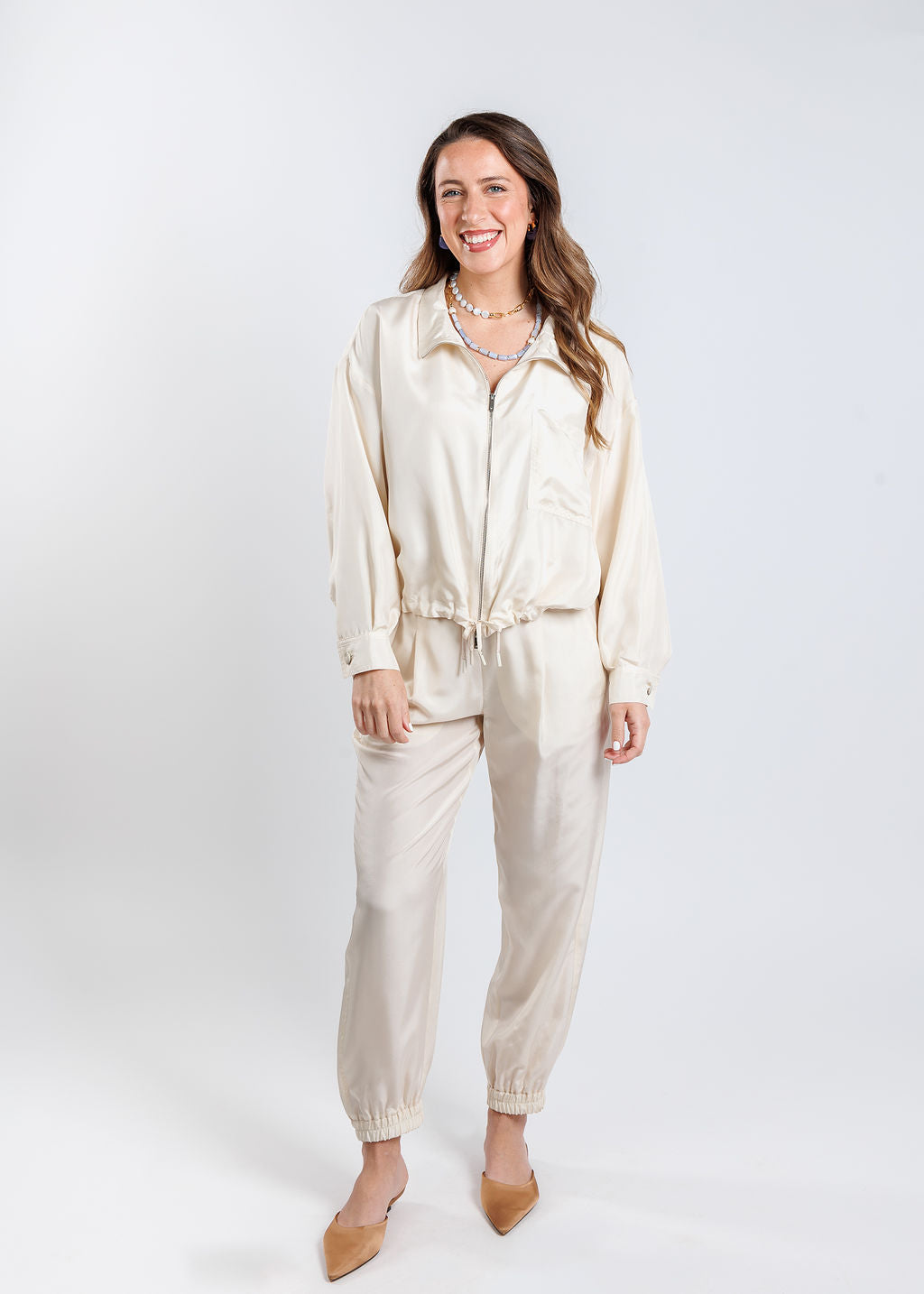 Marella Preside Jacket in Wool White paired with matching Marella Abetaia Long Trouser Pants in Wool White available at Barbara Katz