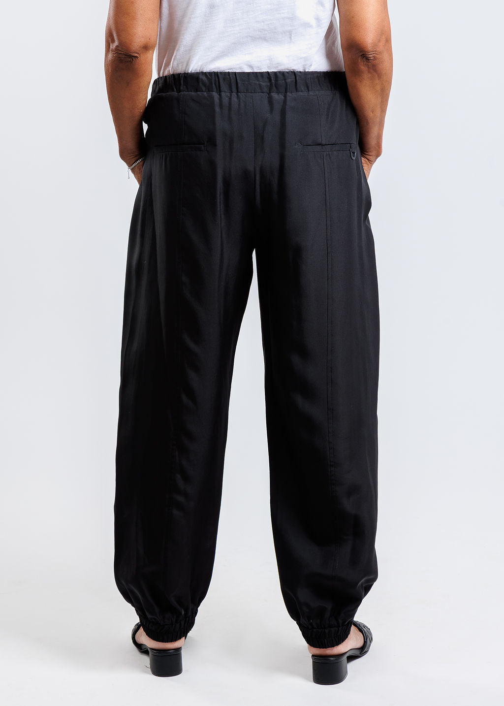 Marella Abetaia Joggers in Black available at Barbara Katz