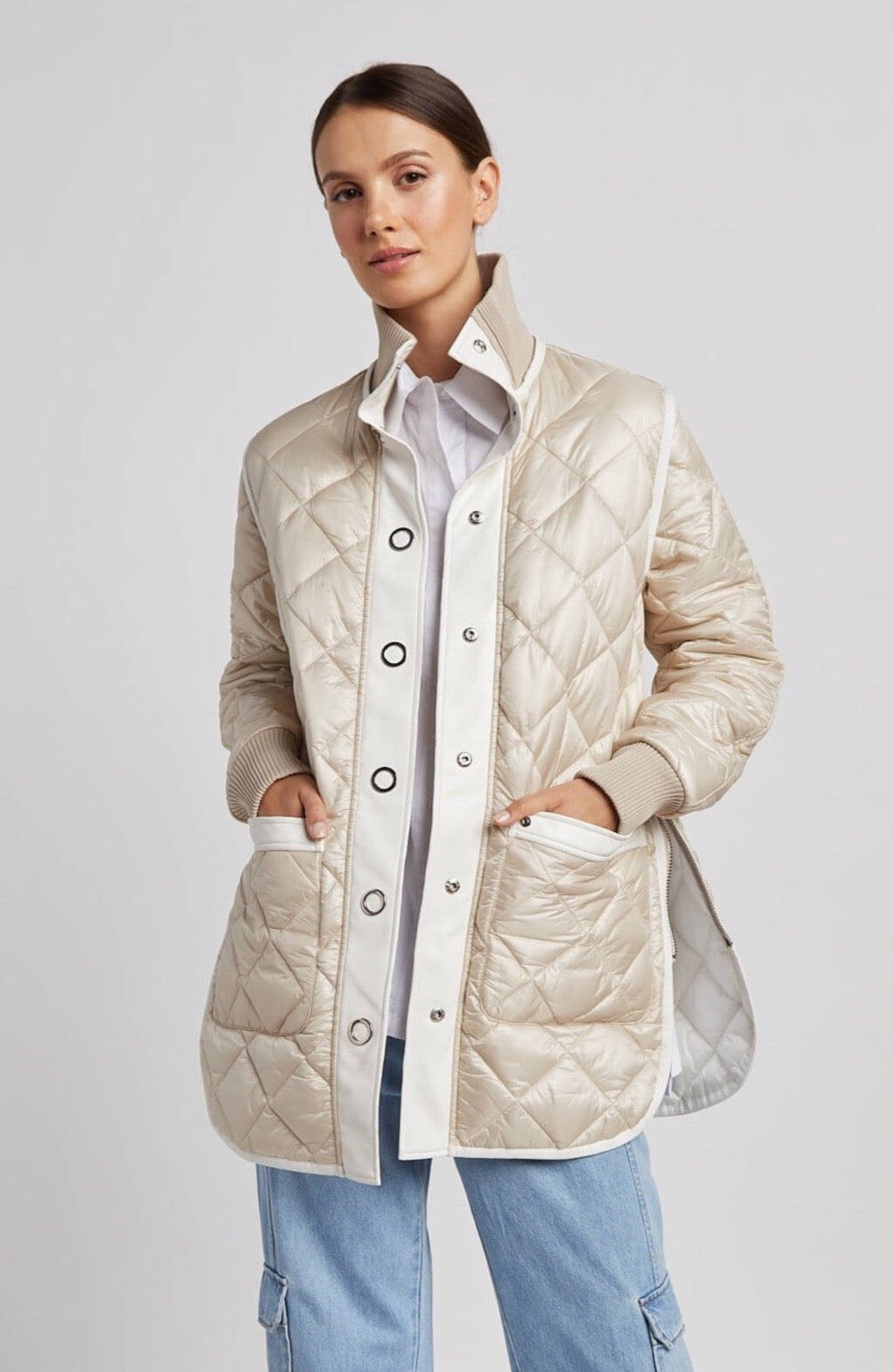 Adroit Atelier Nadine Reversible Quilted Coat With Vegan Leather Trim - Champagne/White