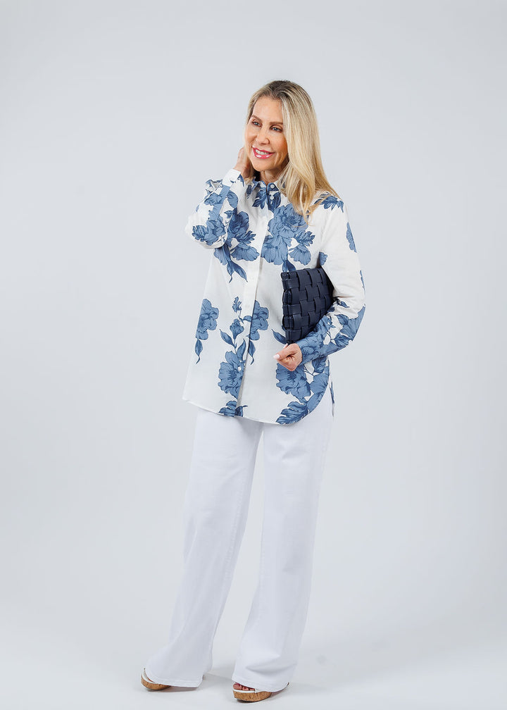 Oui Joly Blouse in Blue/White paired with Citizens of Humanity Palma Straight Jeans in Soft White available at Barbara Katz