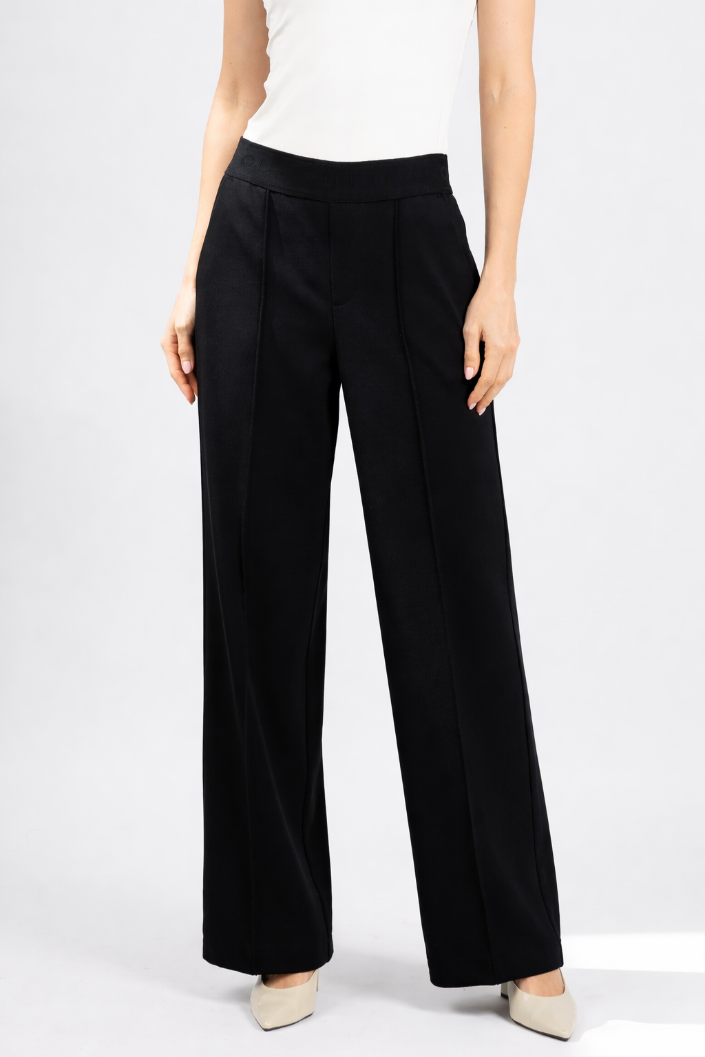 Oui Pull-On Pants in Black available at Barbara Katz
