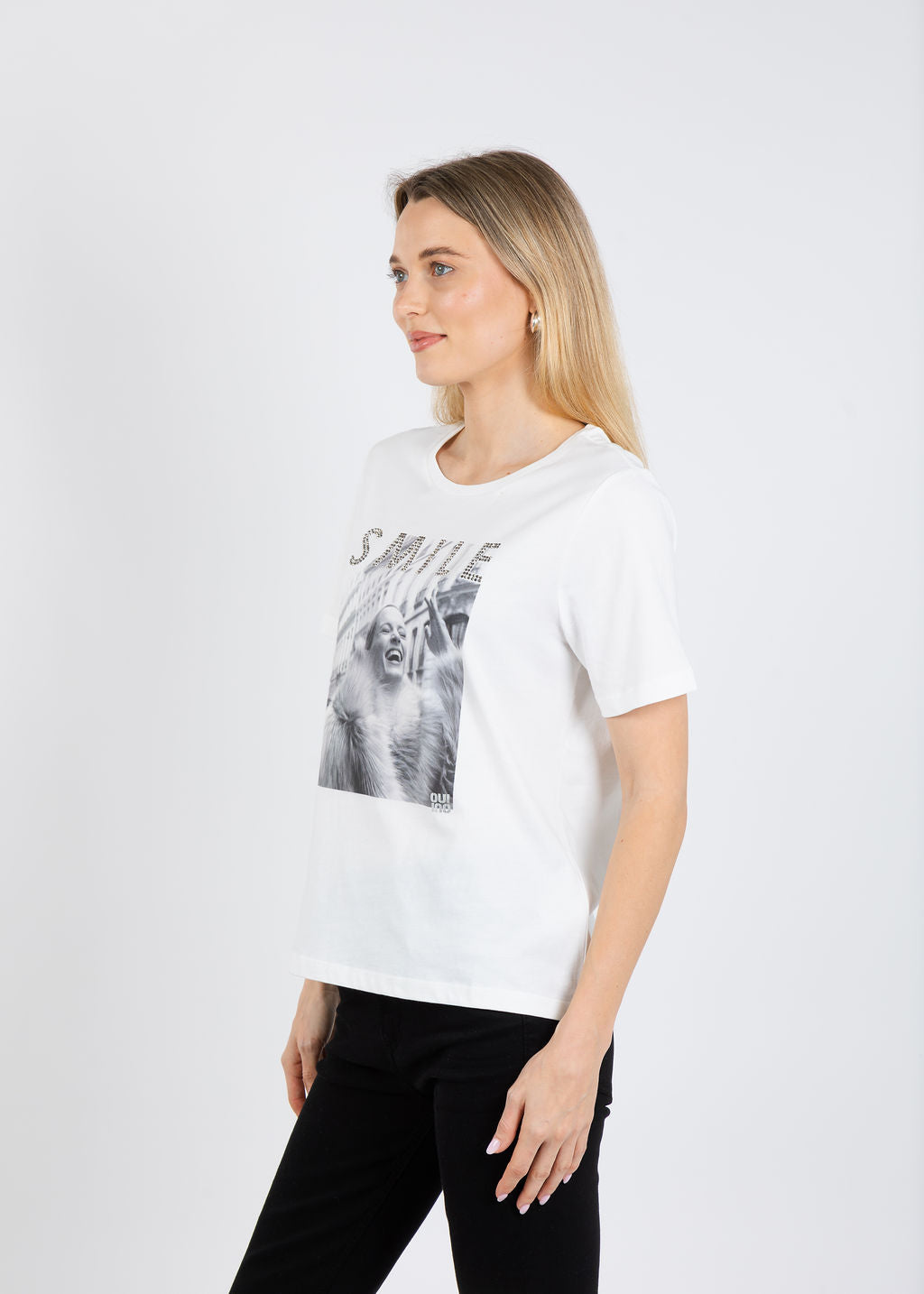 Oui Smile Tee in Cloud Dancer available at Barbara Katz