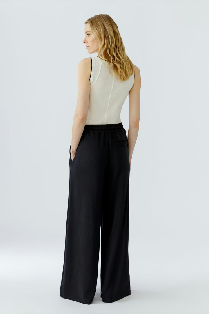 Oui Marlene Wide Leg Pant in Black available at Barbara Katz