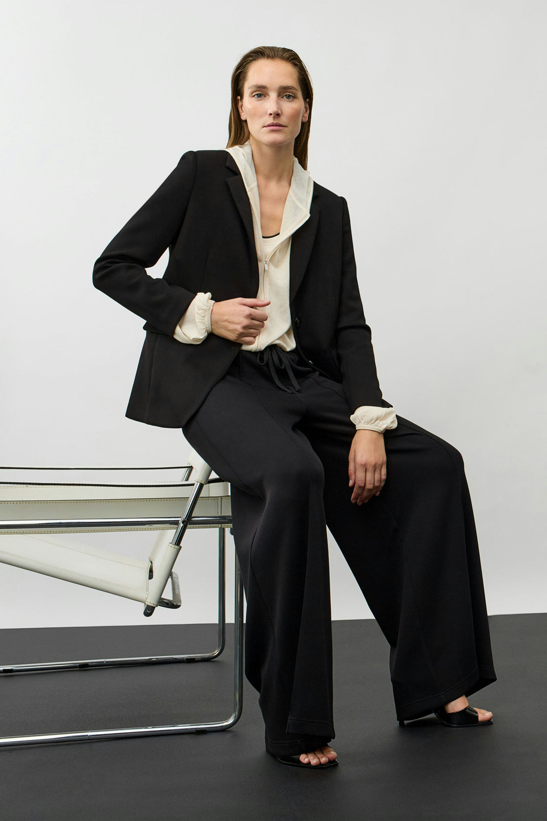 Oui Marlene Wide Leg Pant in Black available at Barbara Katz