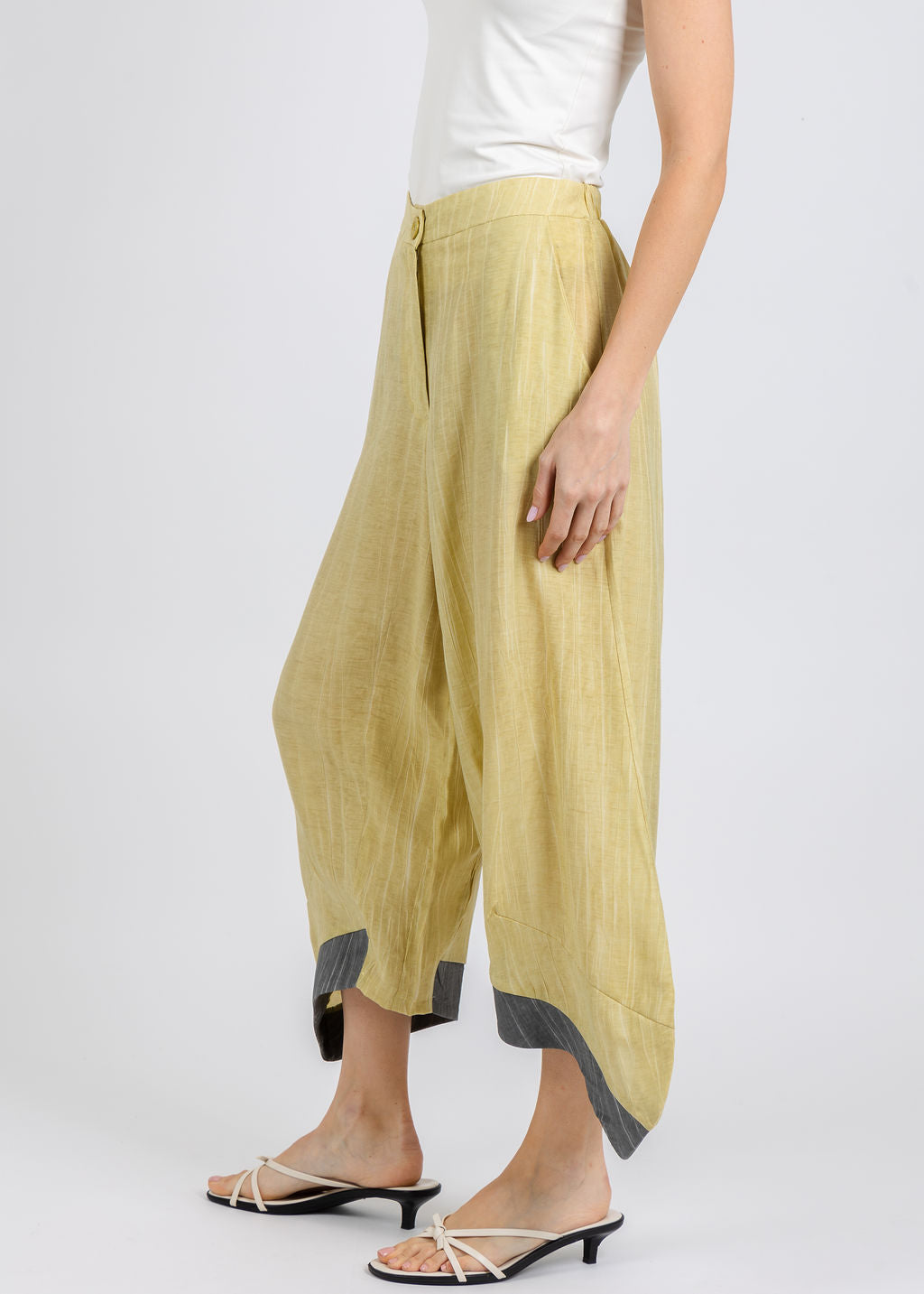 Ozai N Ku Debbie Pants in Block available at Barbara Katz