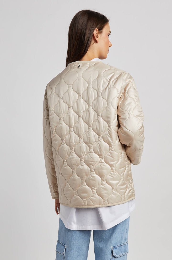 Adroit Atelier Pina Quilted Short Jacket With Patch Pockets - Champagne
