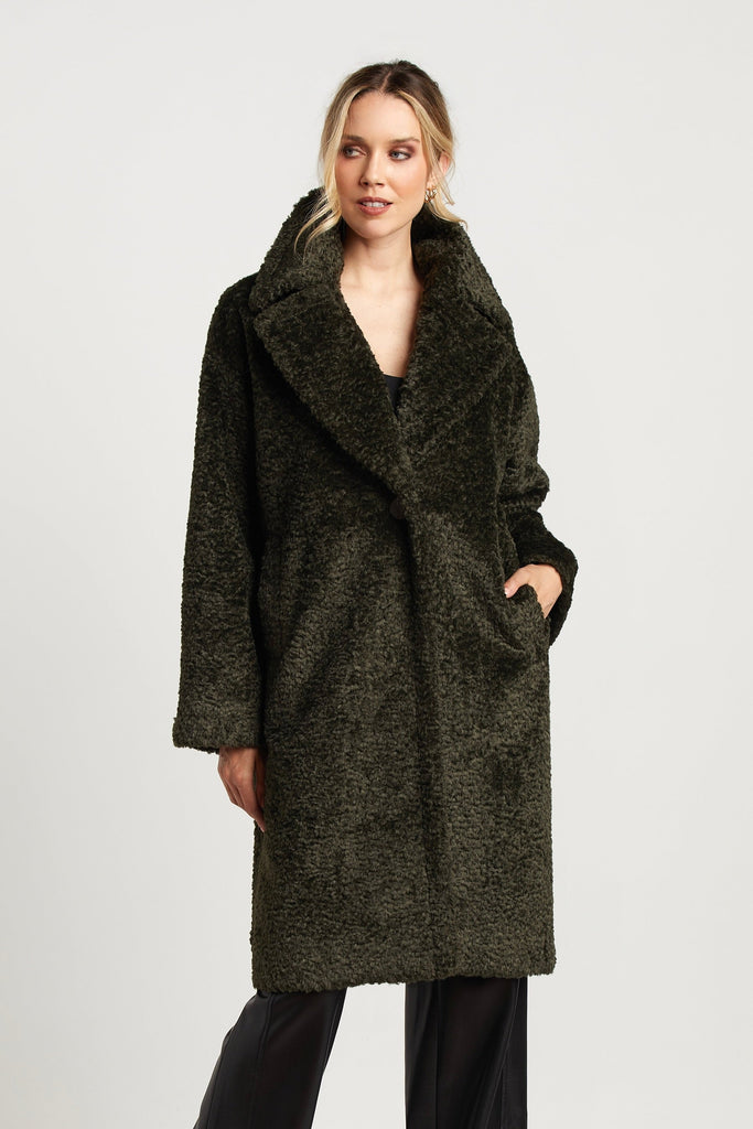 MATRIOCHKAダークグリーン ラウンドカラー エコファーコート Adroit Atelier Polly Long Faux Fur Coat - Forest Green – Barbara Katz