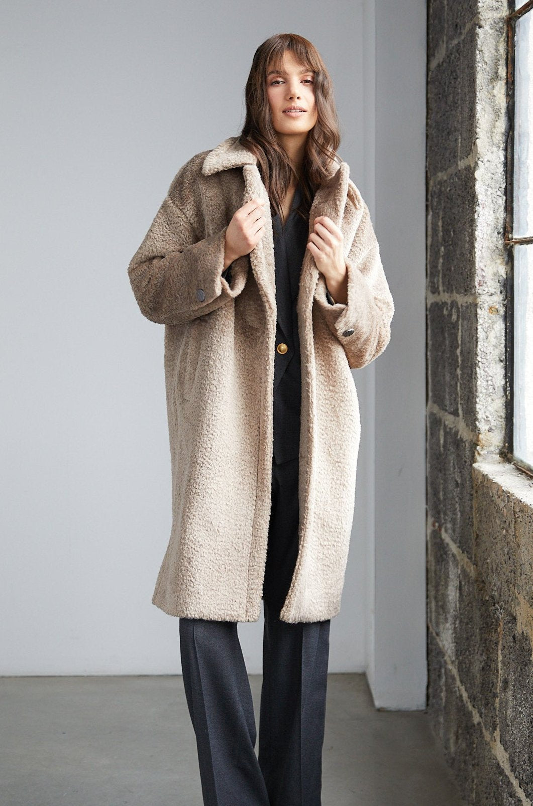 Adroit Atelier Polly Long Faux Fur Coat - Latte – Barbara Katz