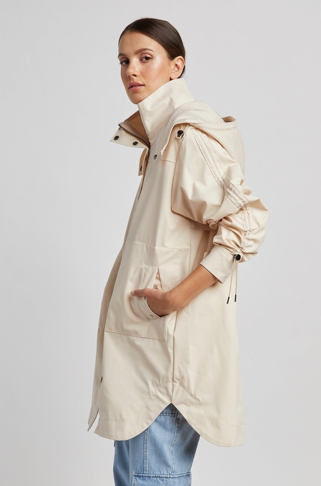 Adroit Atelier Ryan Water Repellent Rain Coat With Detachable Hood in Ivory
