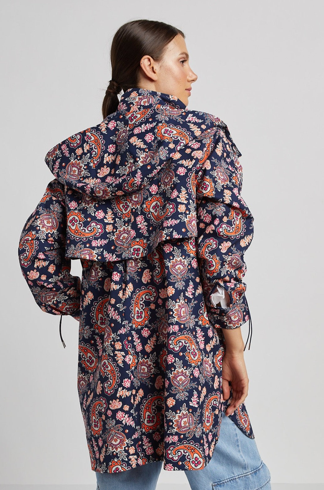Adroit Atelier Ryan Water Repellent Rain Coat With Detachable Hood - Paisley Print