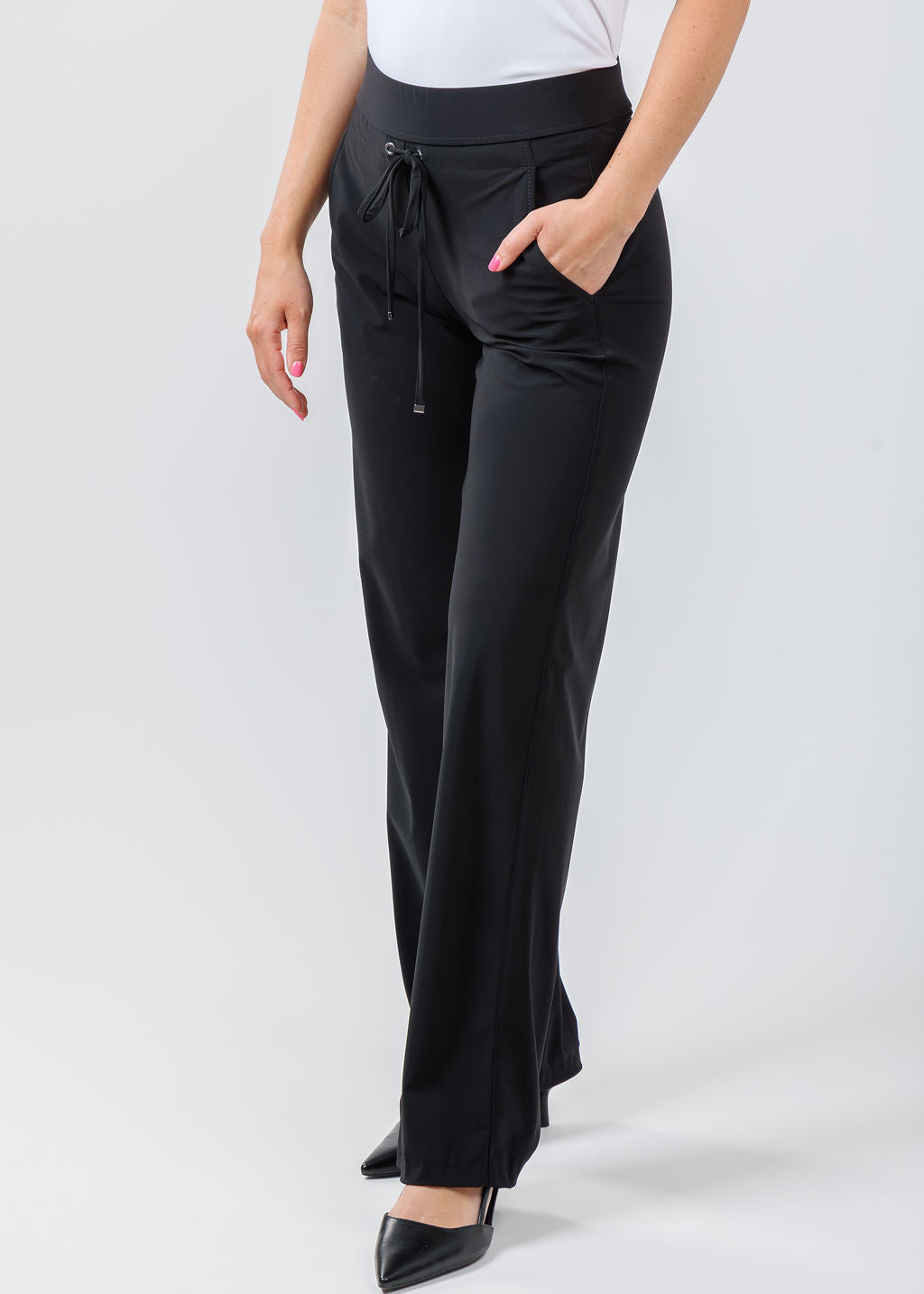 Raffaello Rossi Candice Straight Pants in Black available at Barbara Katz