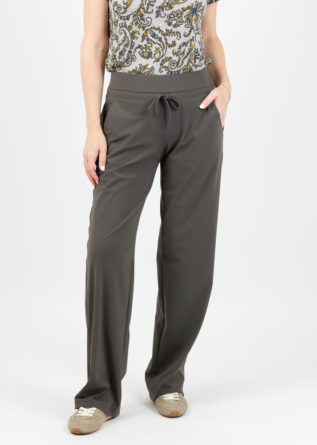 Raffaello Rossi Candice Straight Pants in Olive available at Barbara Katz