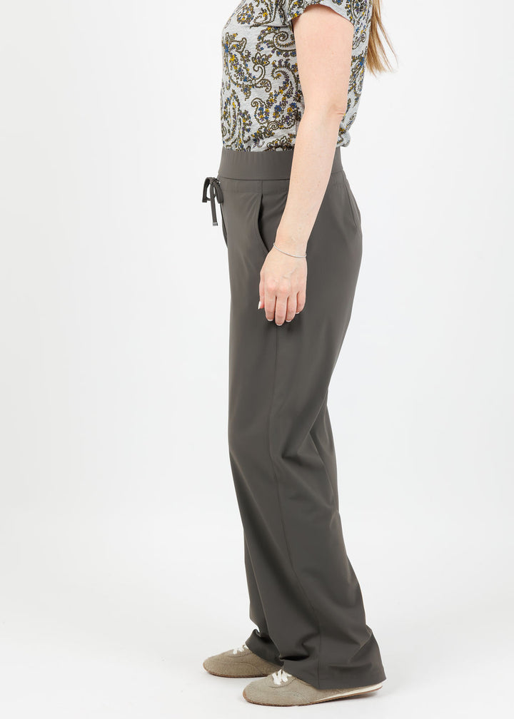 Raffaello Rossi Candice Straight Pants in Olive available at Barbara Katz