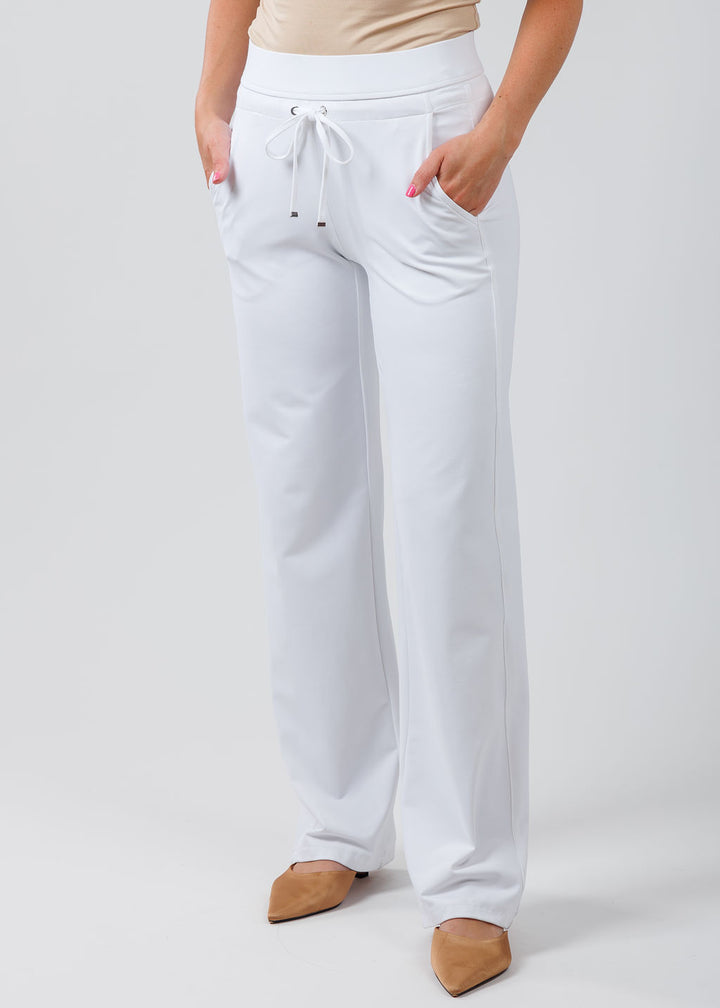 Raffaello Rossi Candice Straight Pants in White available at Barbara Katz 